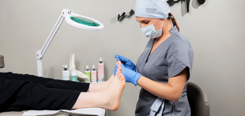 Jak postępować z wrastającymi paznokciami